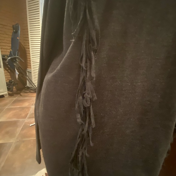 SHE AND SKY PULLOVER TOP - Picture 4 of 8